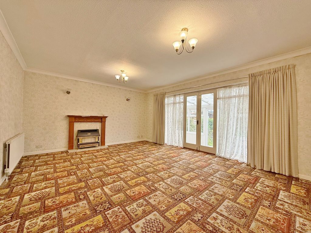 Property photo 2 of 21