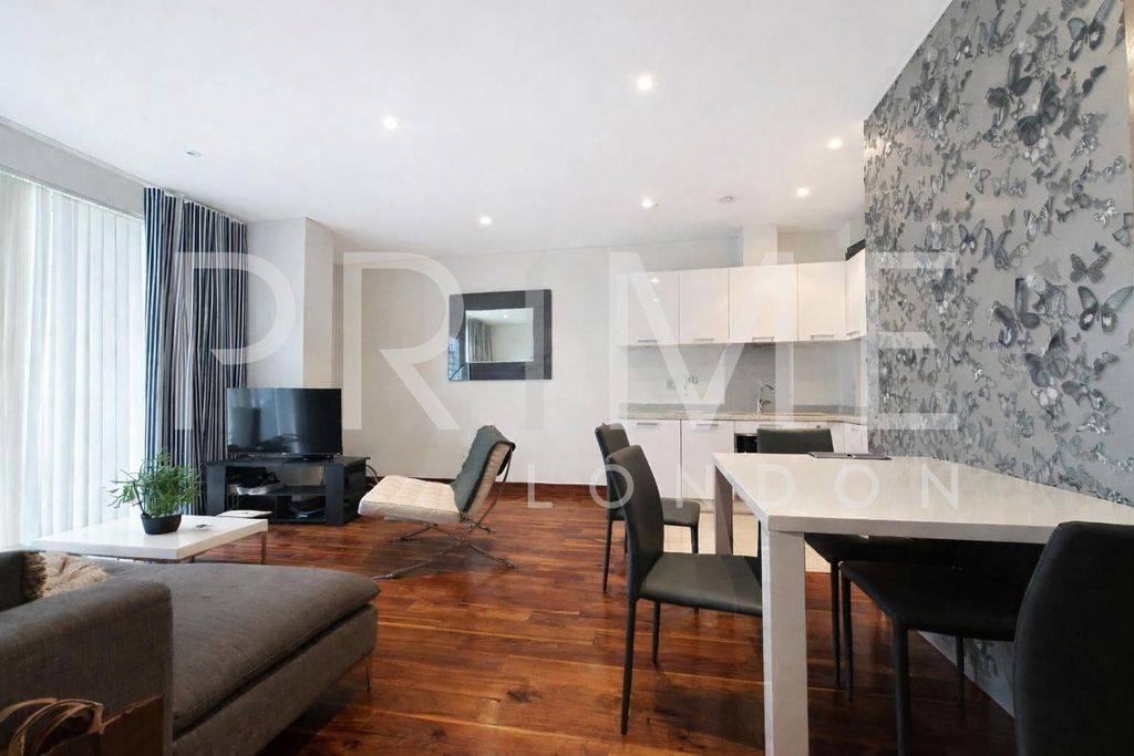 Property photo 3 of 8 Fp17.Jpg