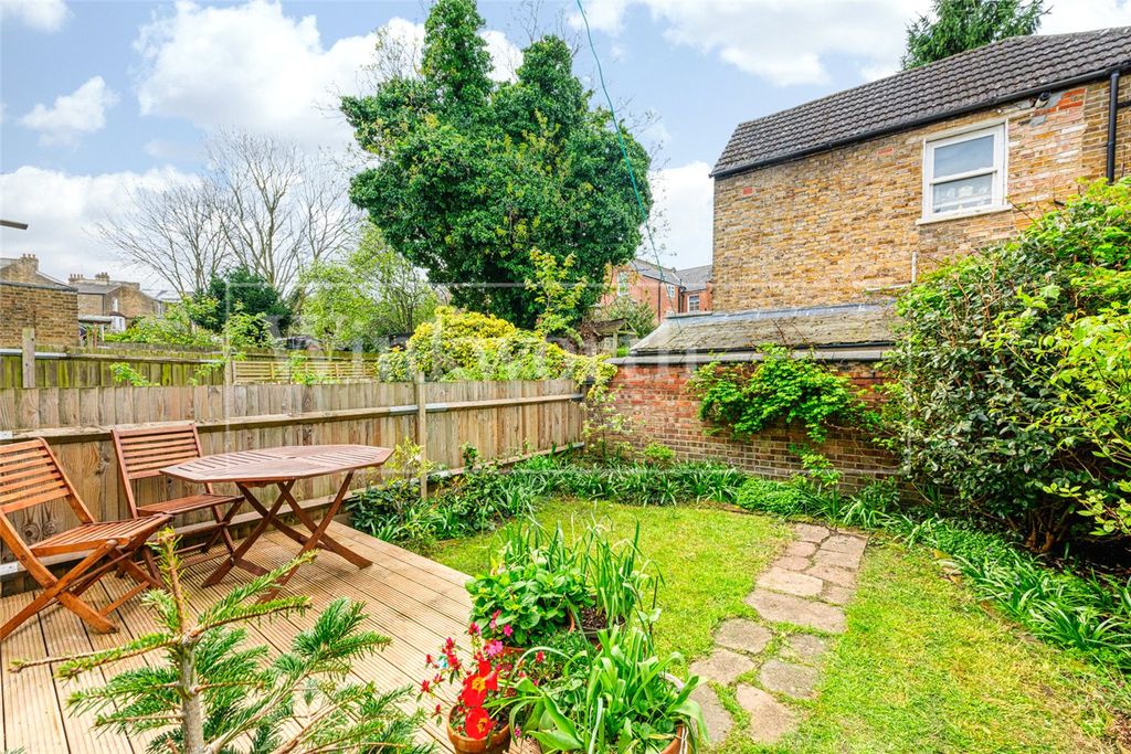 Property photo 2 of 14 Picture No. 23