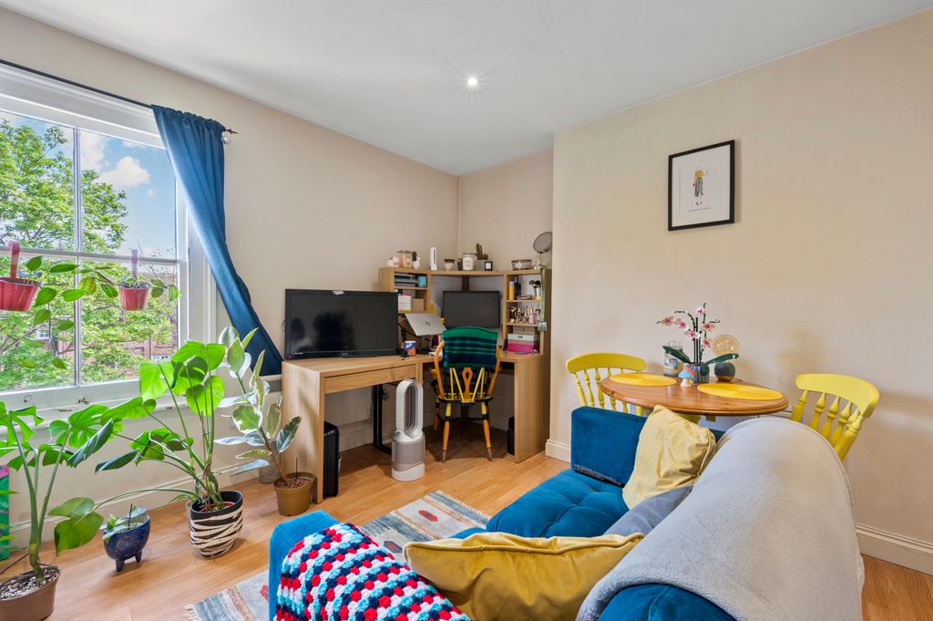 Property photo 1 of 8 Picture No. 11