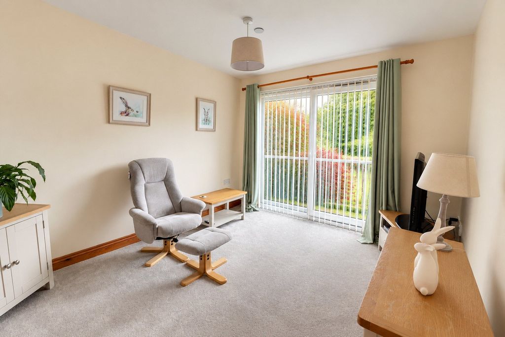 Property photo 2 of 12 Picture No. 02