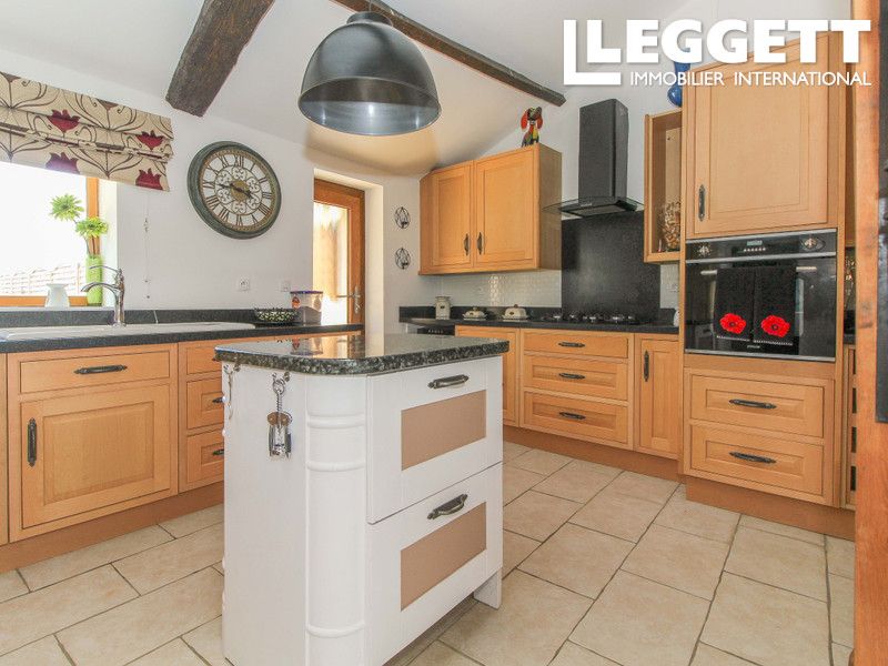 Property photo 2 of 10