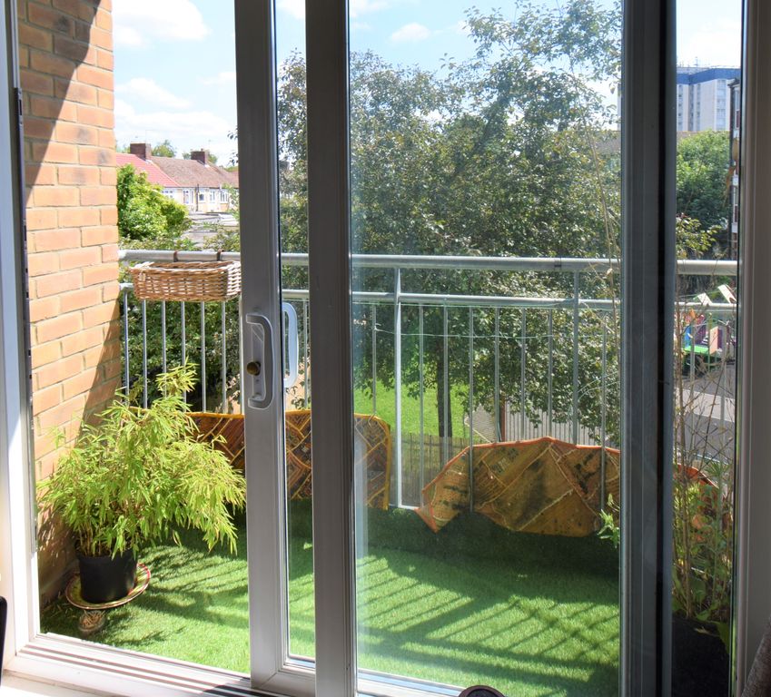 Property photo 3 of 10 Balcony