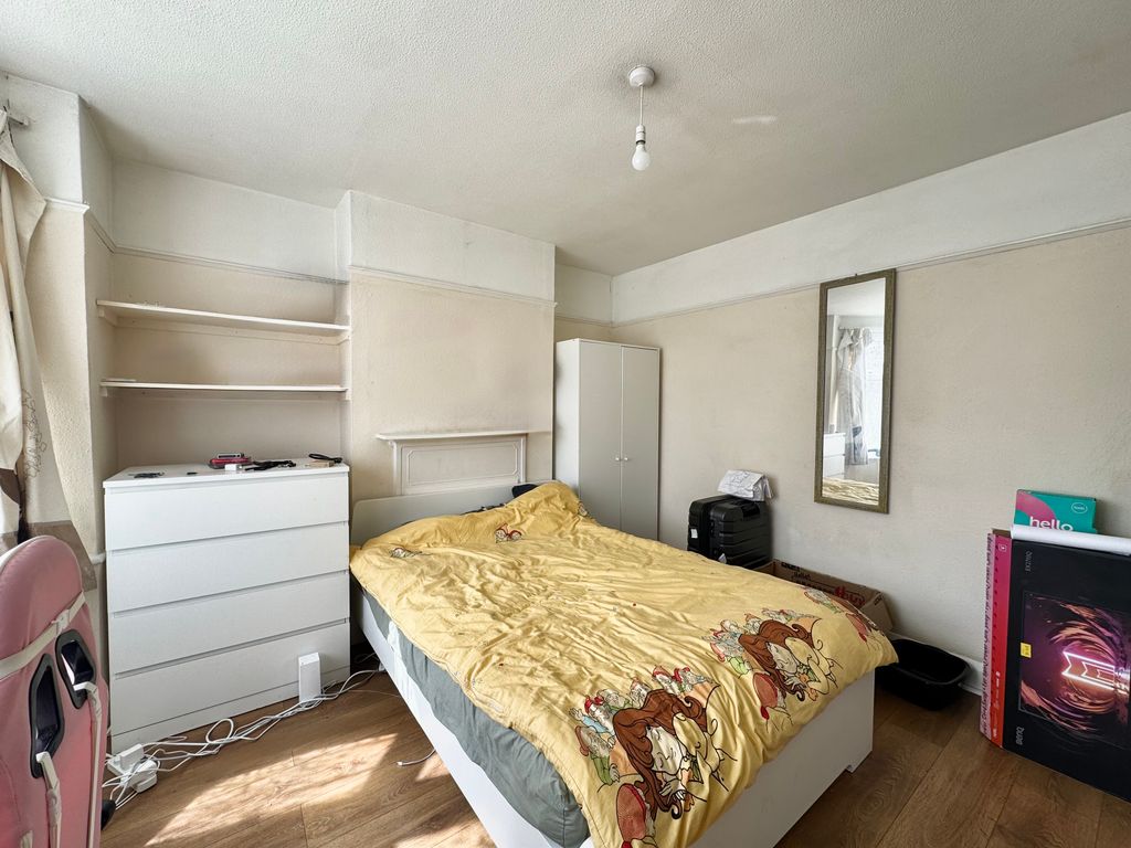 Property photo 2 of 8 Bedroom One