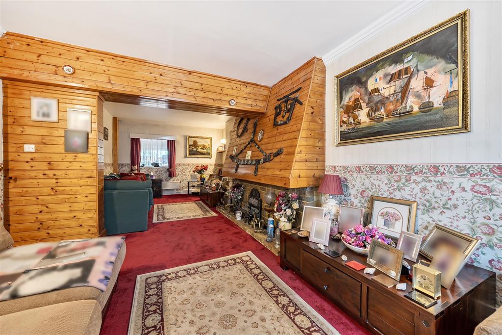 Property photo 3 of 22