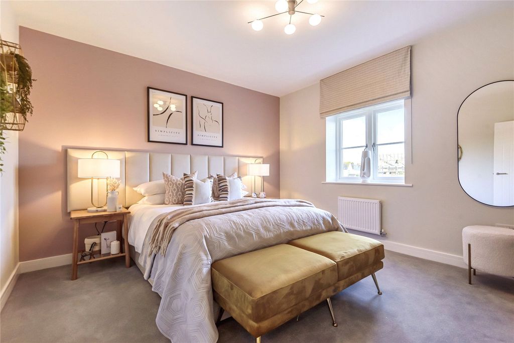 Property photo 3 of 7 Show Home Ex