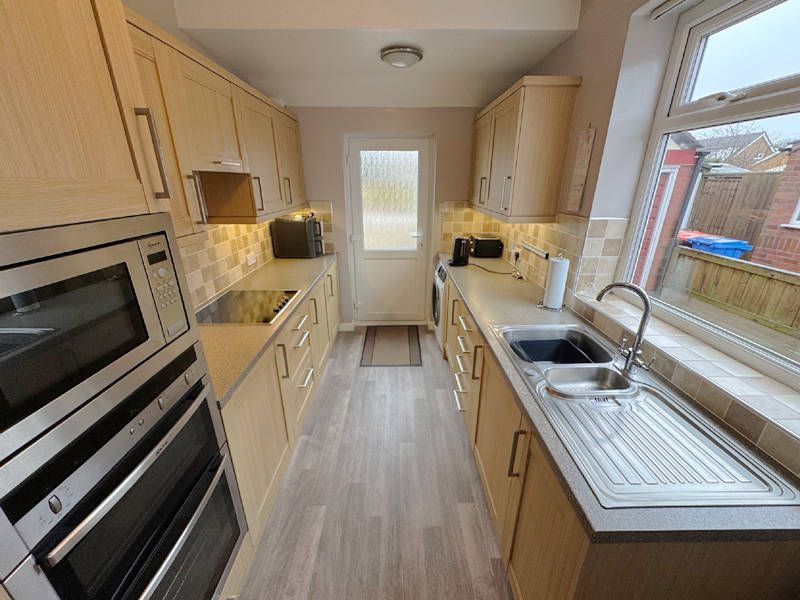 Property photo 3 of 29 Kitchen