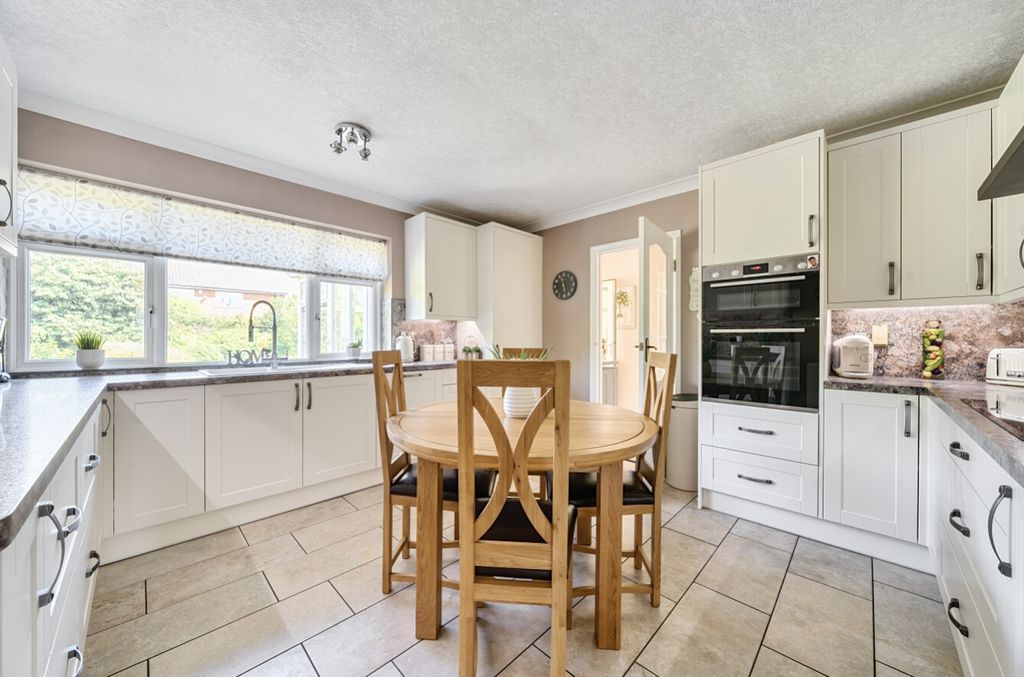 Property photo 3 of 24 1328874-9-68865Cb254Aec