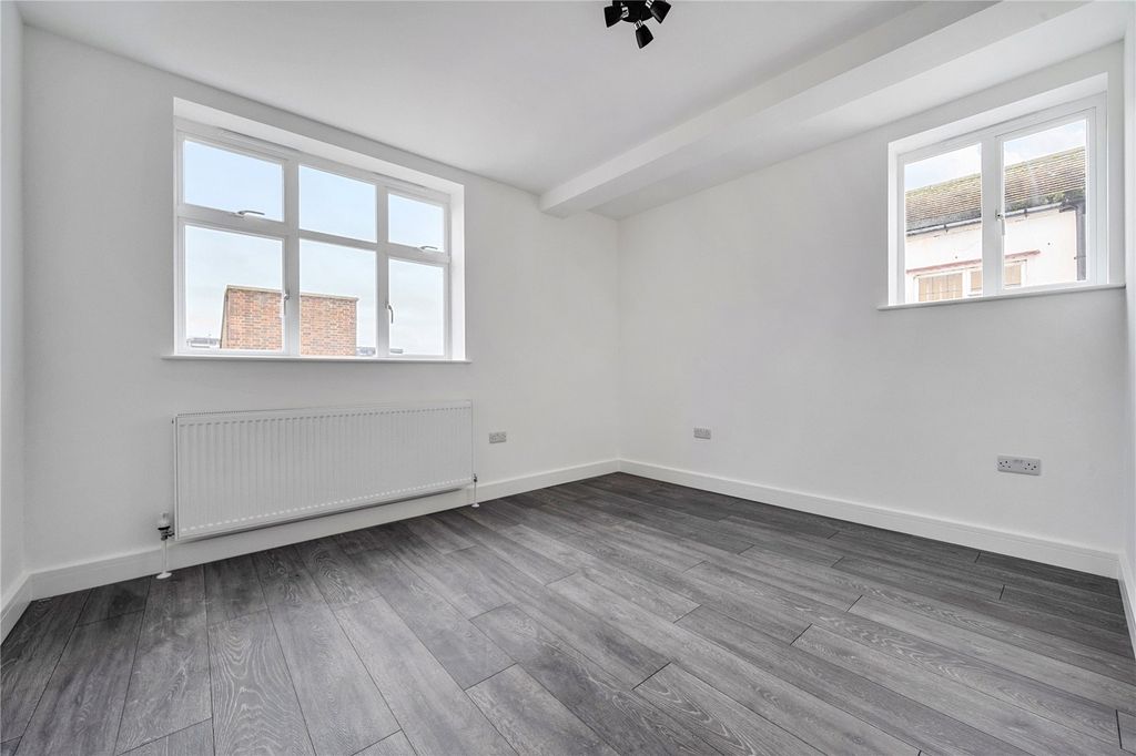 Property photo 2 of 20 Picture No. 24