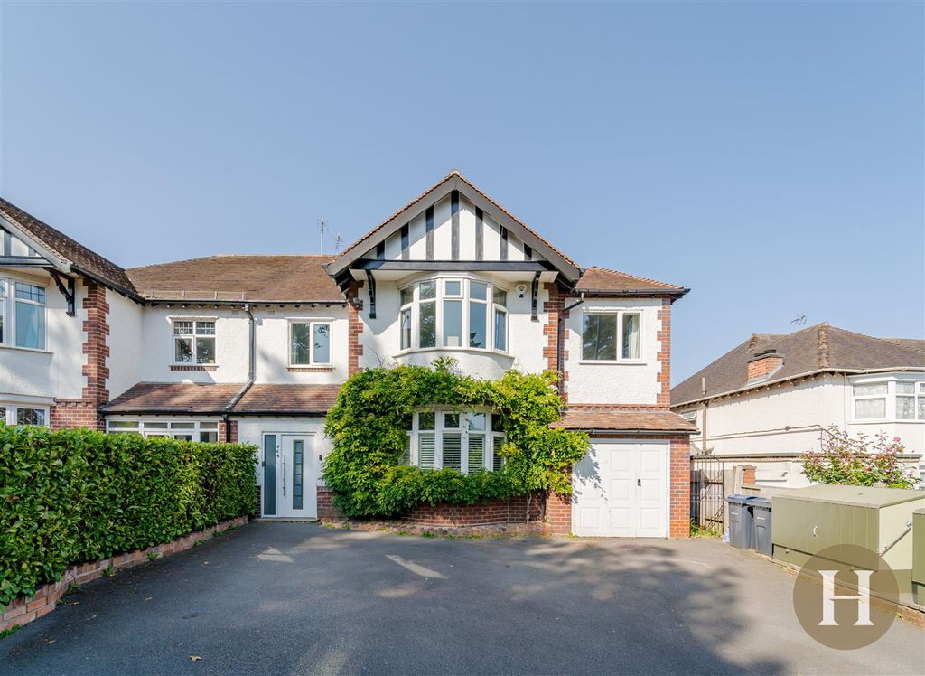 Property photo 1 of 52 Hadleigh Estate Agents-73.Jpg