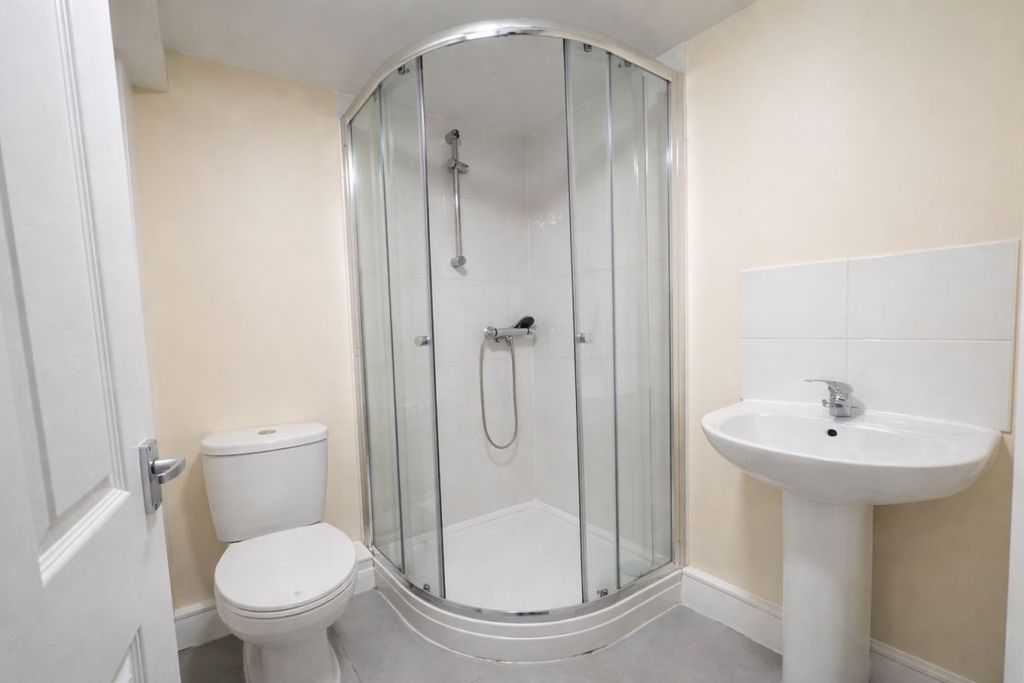 Property photo 3 of 4