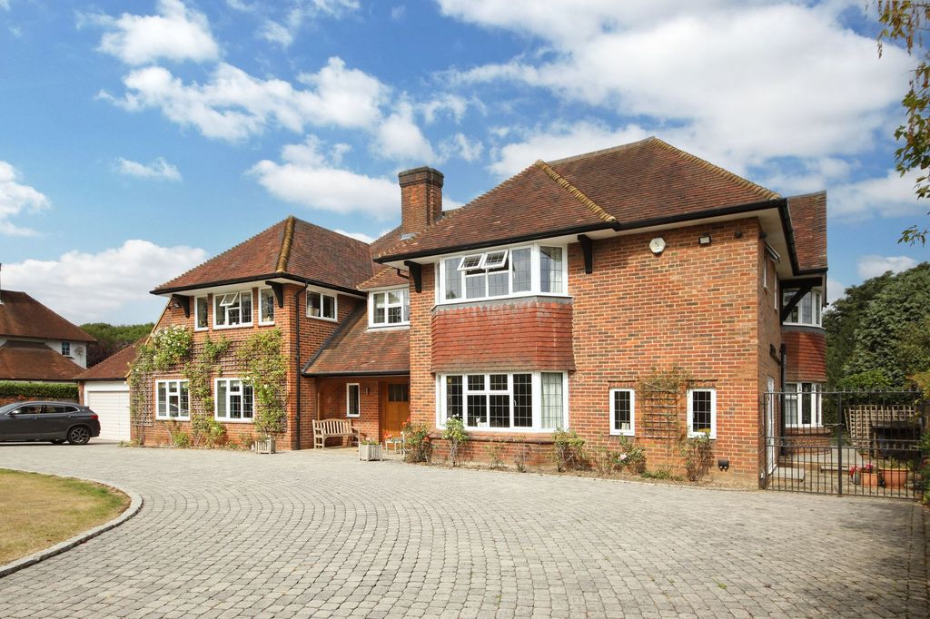 Property photo 1 of 25 Front