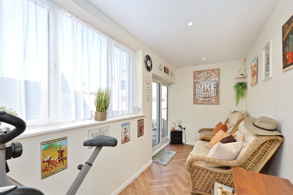 Property photo 3 of 15 Picture No. 06