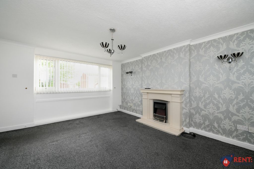 Property photo 3 of 12 Photo 7