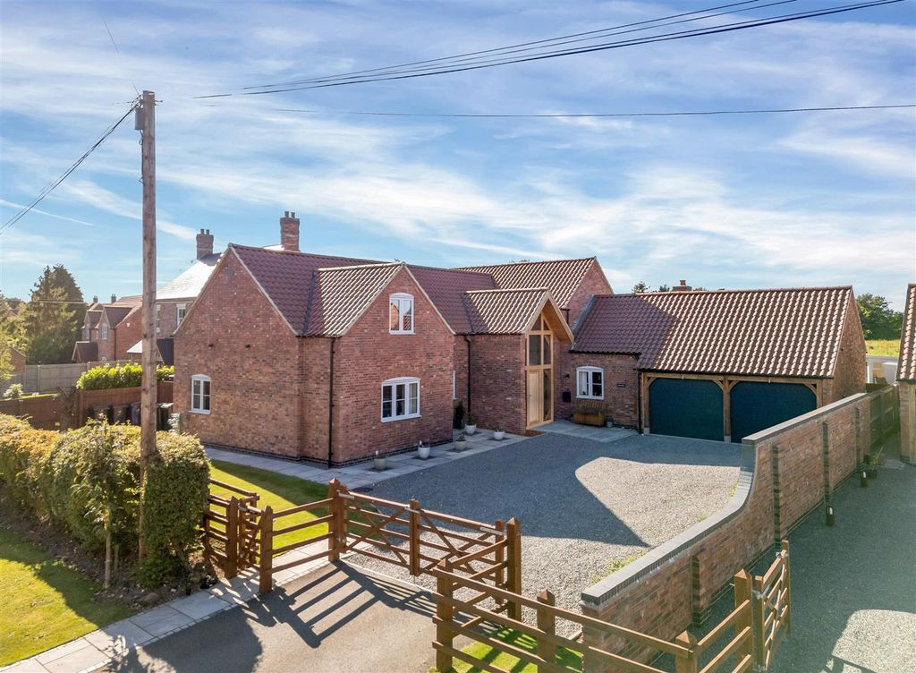 Property photo 1 of 42 Swift House Web Ph-1.Jpg