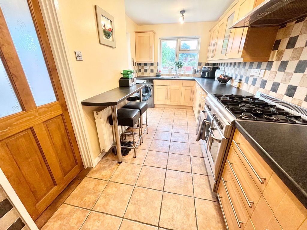 Property photo 2 of 23