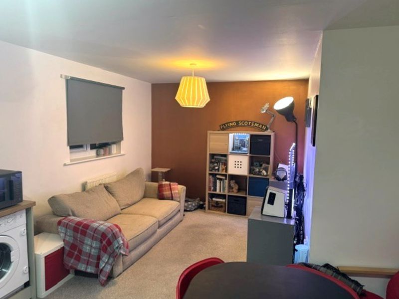 Property photo 3 of 7 Photo 6