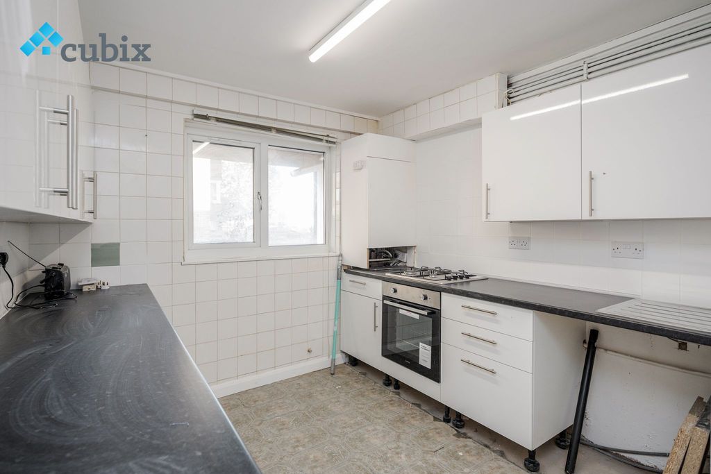 Property photo 1 of 30