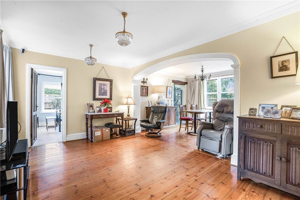 Property photo 3 of 25 Ground Floor Flat