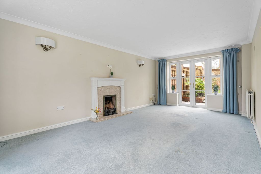 Property photo 2 of 25