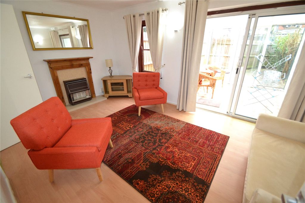 Property photo 2 of 10 Lounge