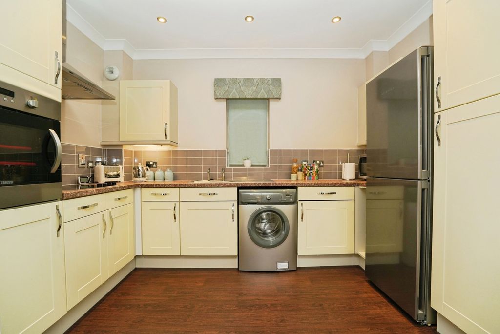 Property photo 1 of 20 Kitchen