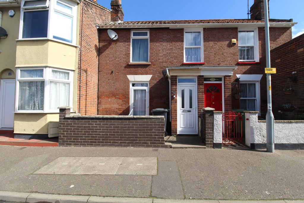 Property photo 1 of 9 Front