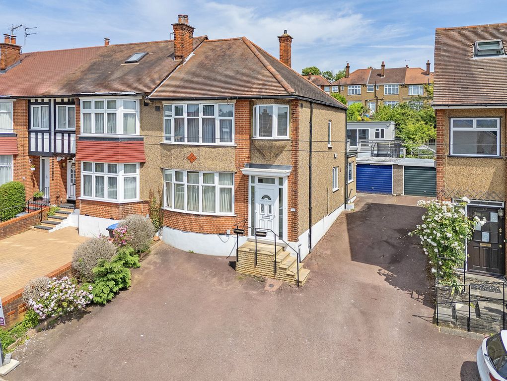 Property photo 3 of 27