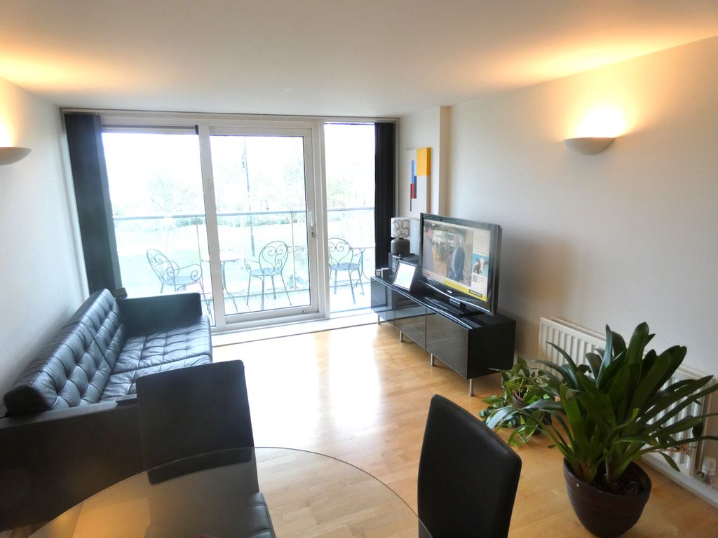 Property photo 2 of 25