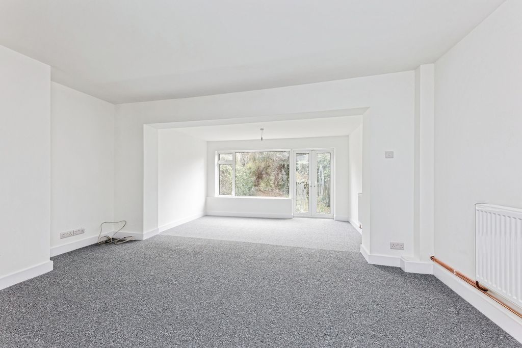 Property photo 3 of 13 Pbox-Img.Jpg