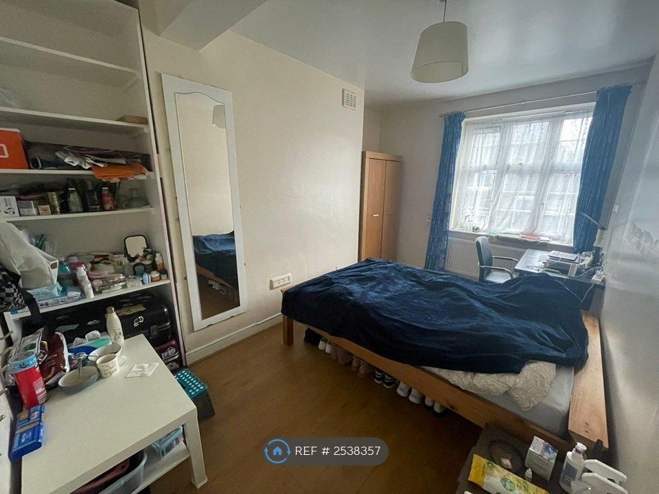 Property photo 3 of 6 Bedroom 1