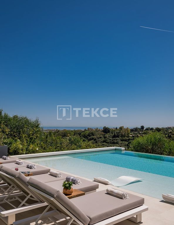 Property photo 1 of 42