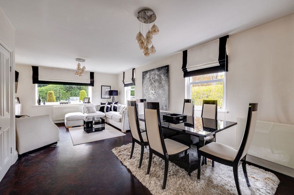 Property photo 3 of 24