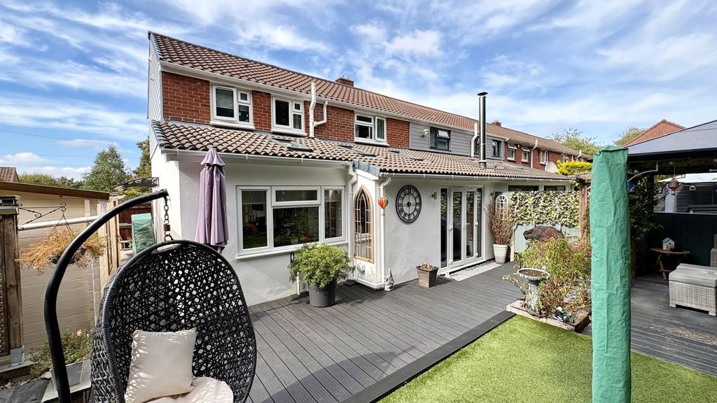 Property photo 3 of 17 Picture No. 02