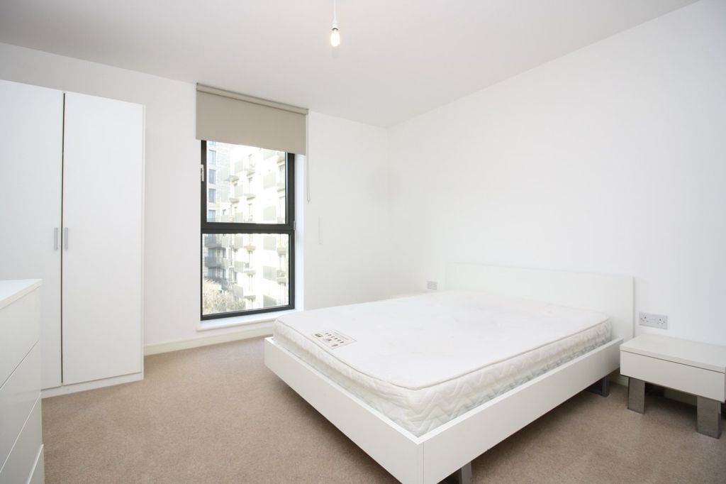 Property photo 3 of 6 Bedroom