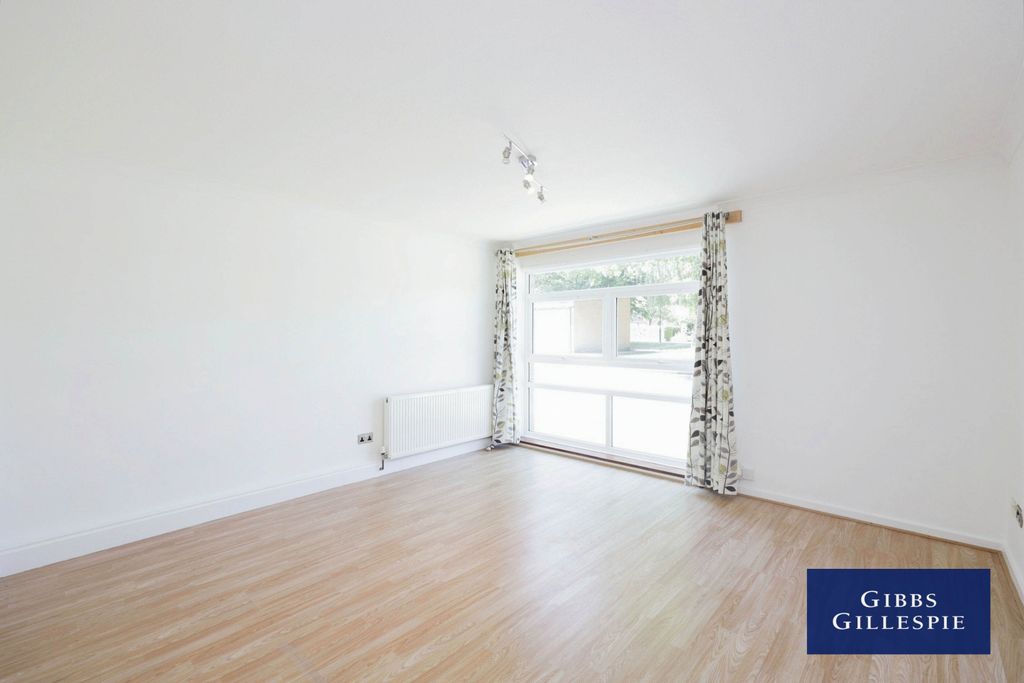 Property photo 3 of 10 3
