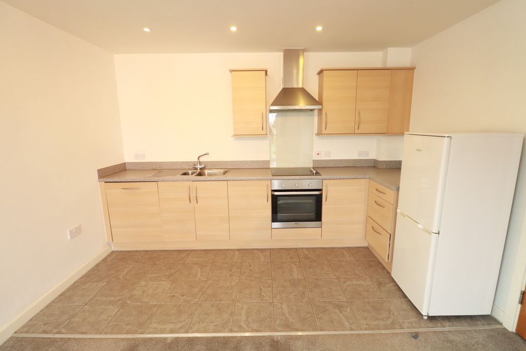 Property photo 2 of 11 Kitchen (2)