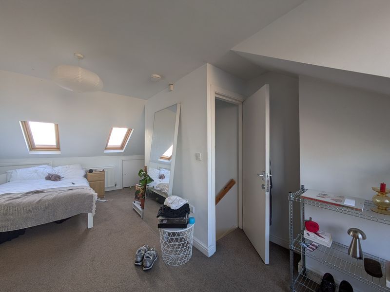 Property photo 1 of 13 Photo 9