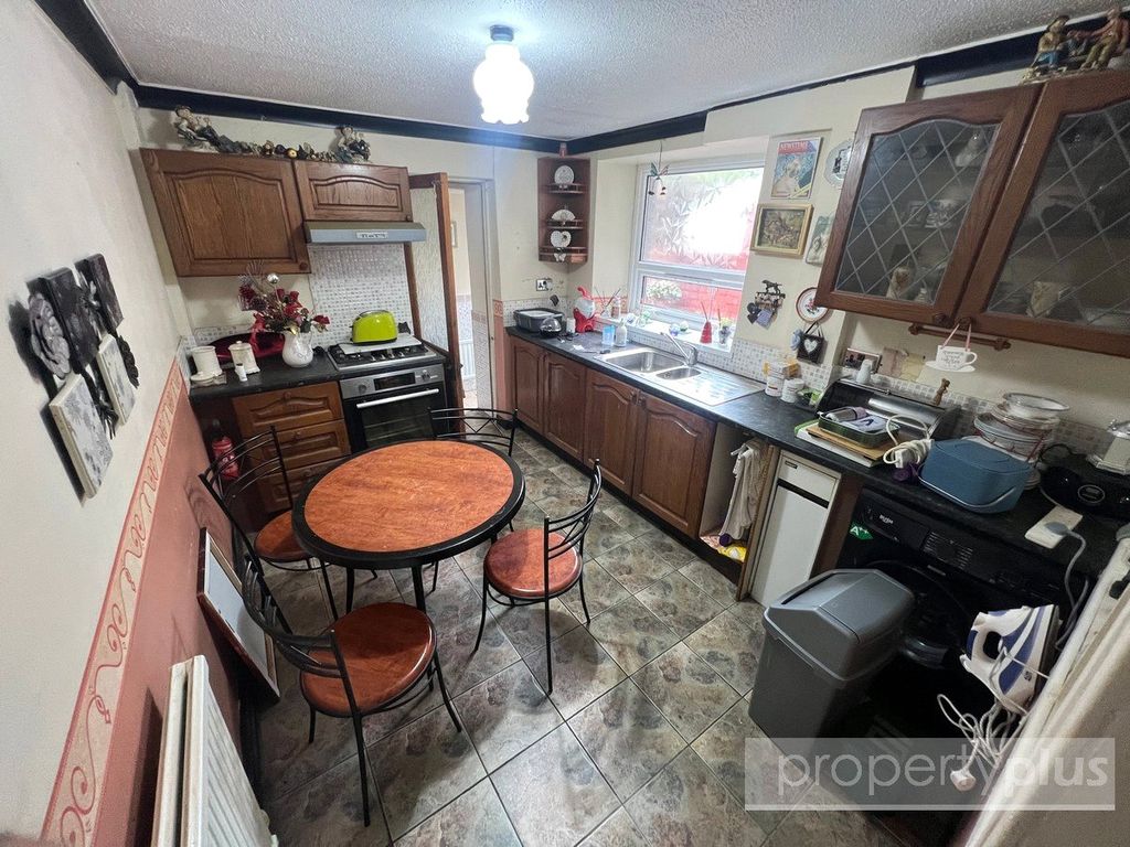 Property photo 2 of 14 Picture No. 10