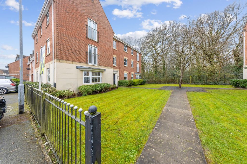 Property photo 2 of 12