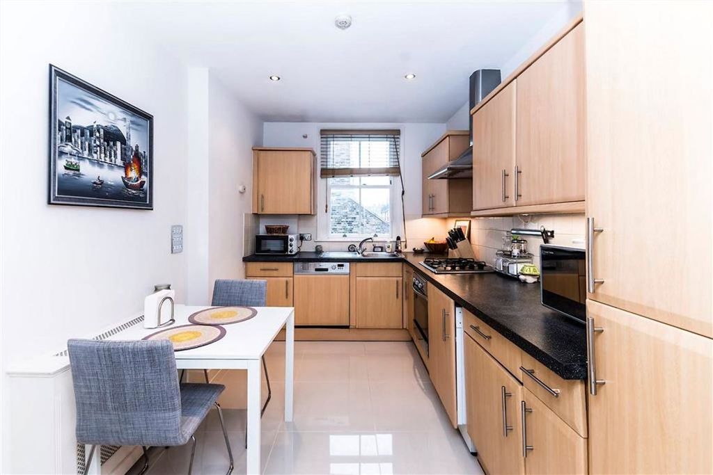 Property photo 3 of 6