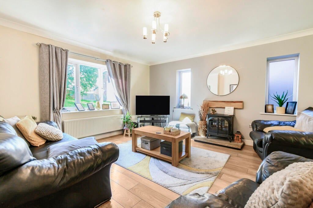 Property photo 2 of 21