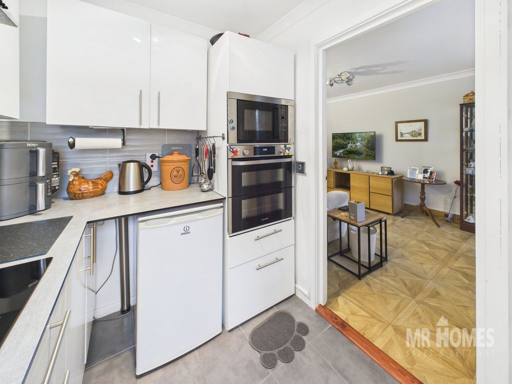 Property photo 3 of 29