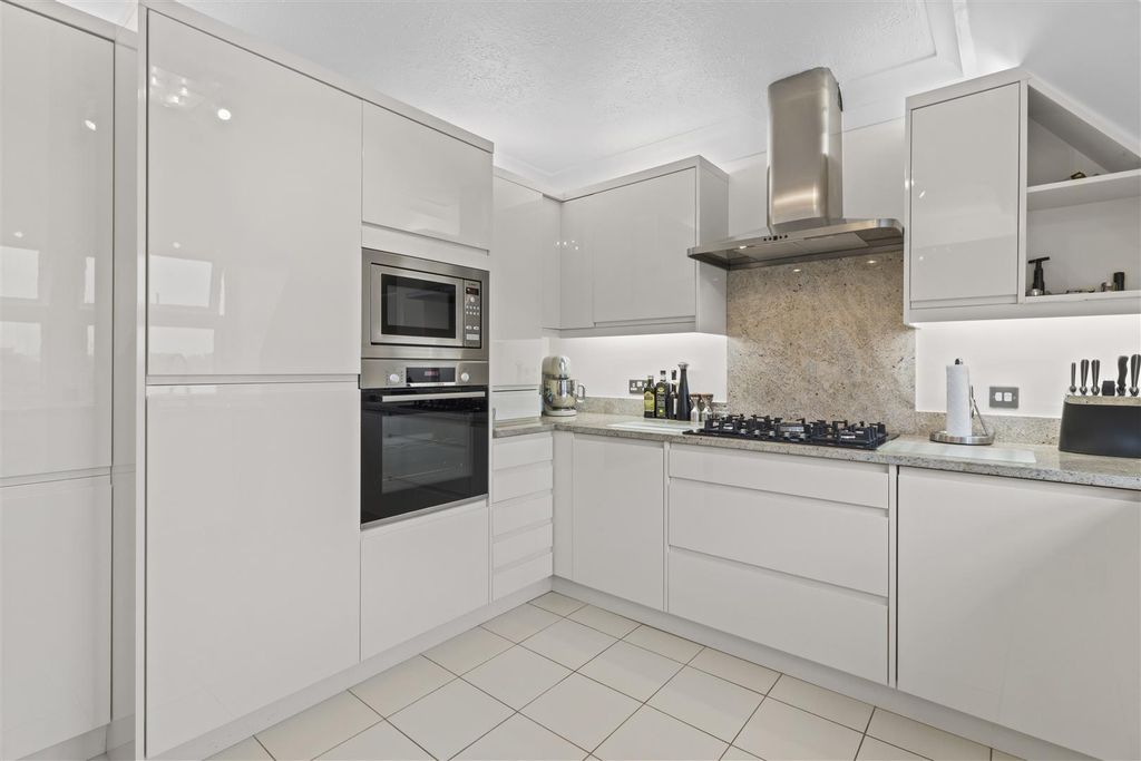 Additional image 12 of 3 bed flat for saleSt. Johns Road, Meads, Eastbourne BN20