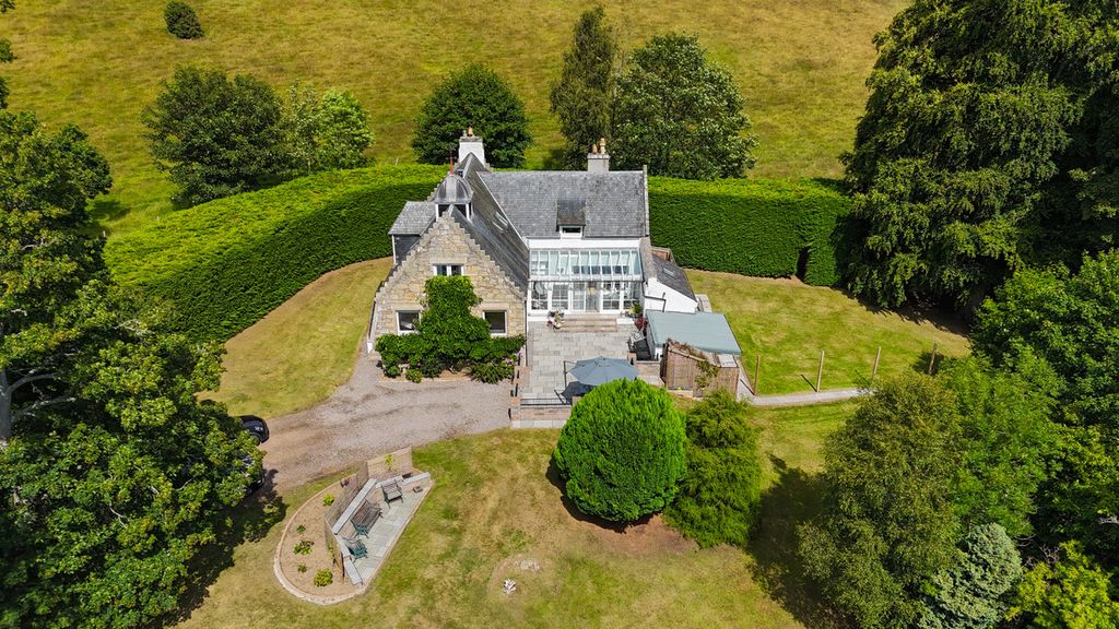 Property photo 1 of 50