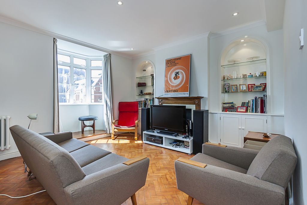 Property photo 1 of 10 Photo 2