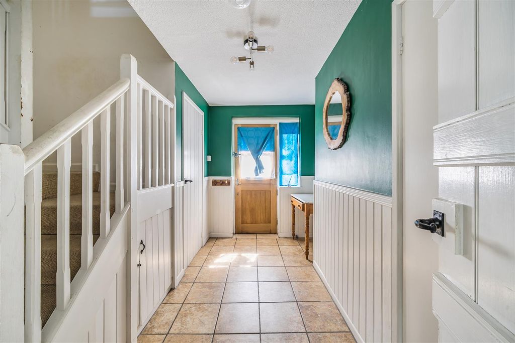 Property photo 2 of 18