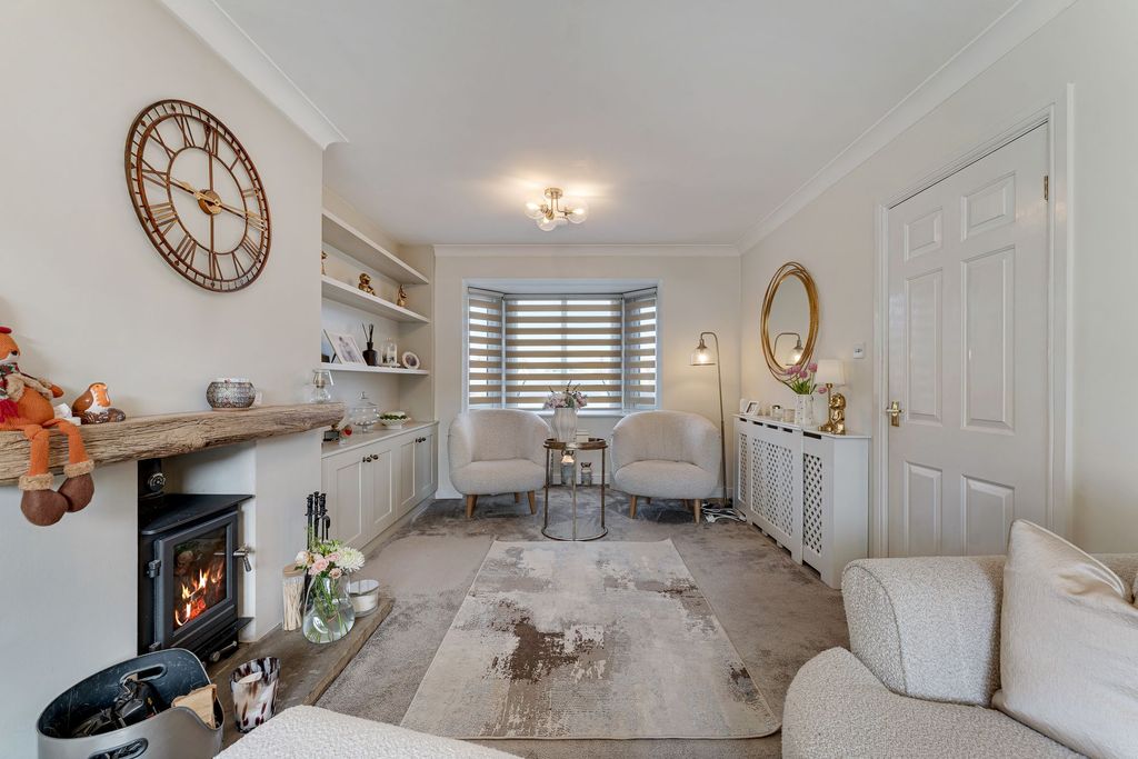 Property photo 2 of 46