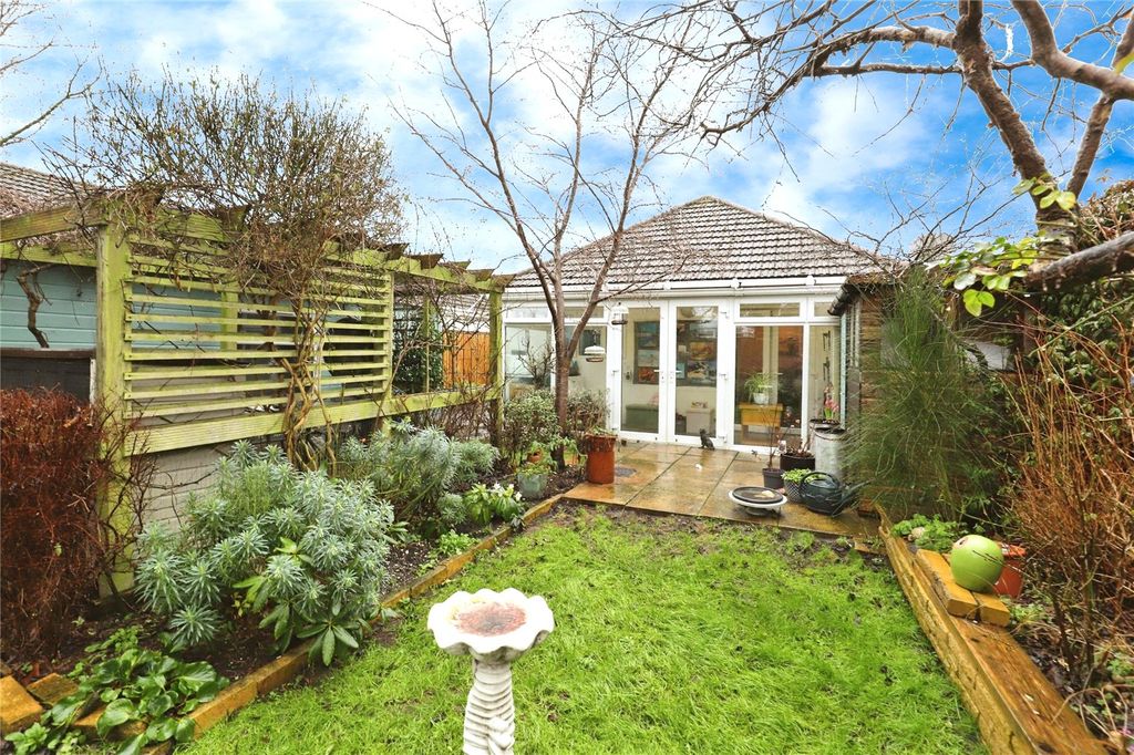 Property photo 2 of 19 Picture No. 30