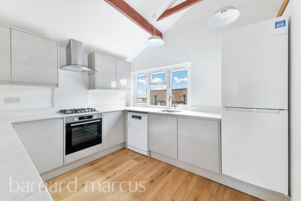 Property photo 2 of 10 Kitchen